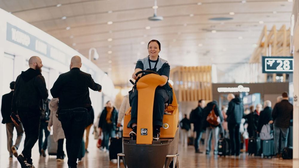 Large-FI_2019_Helsinki-Vantaa_Cleaning_02-2