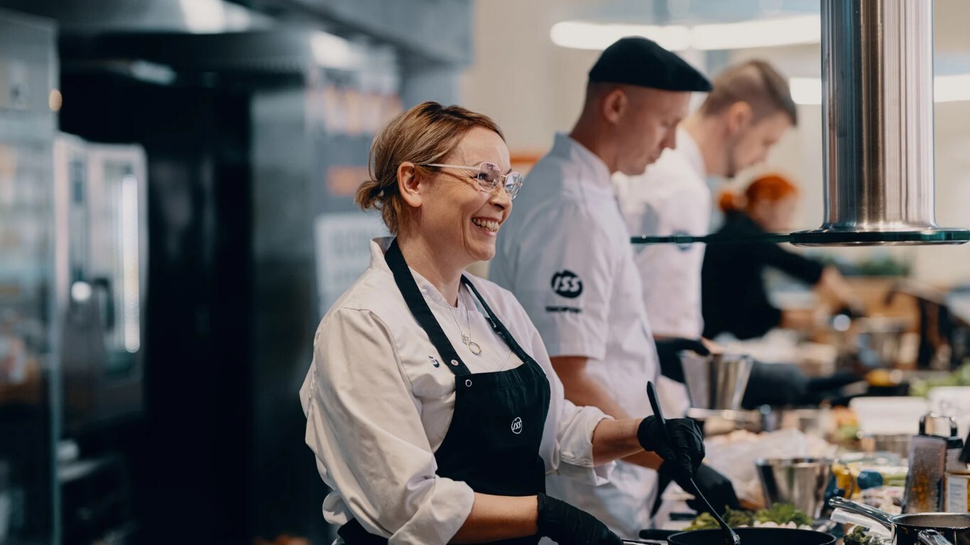 Large-FI_2020_Food Services_07 (Medium)