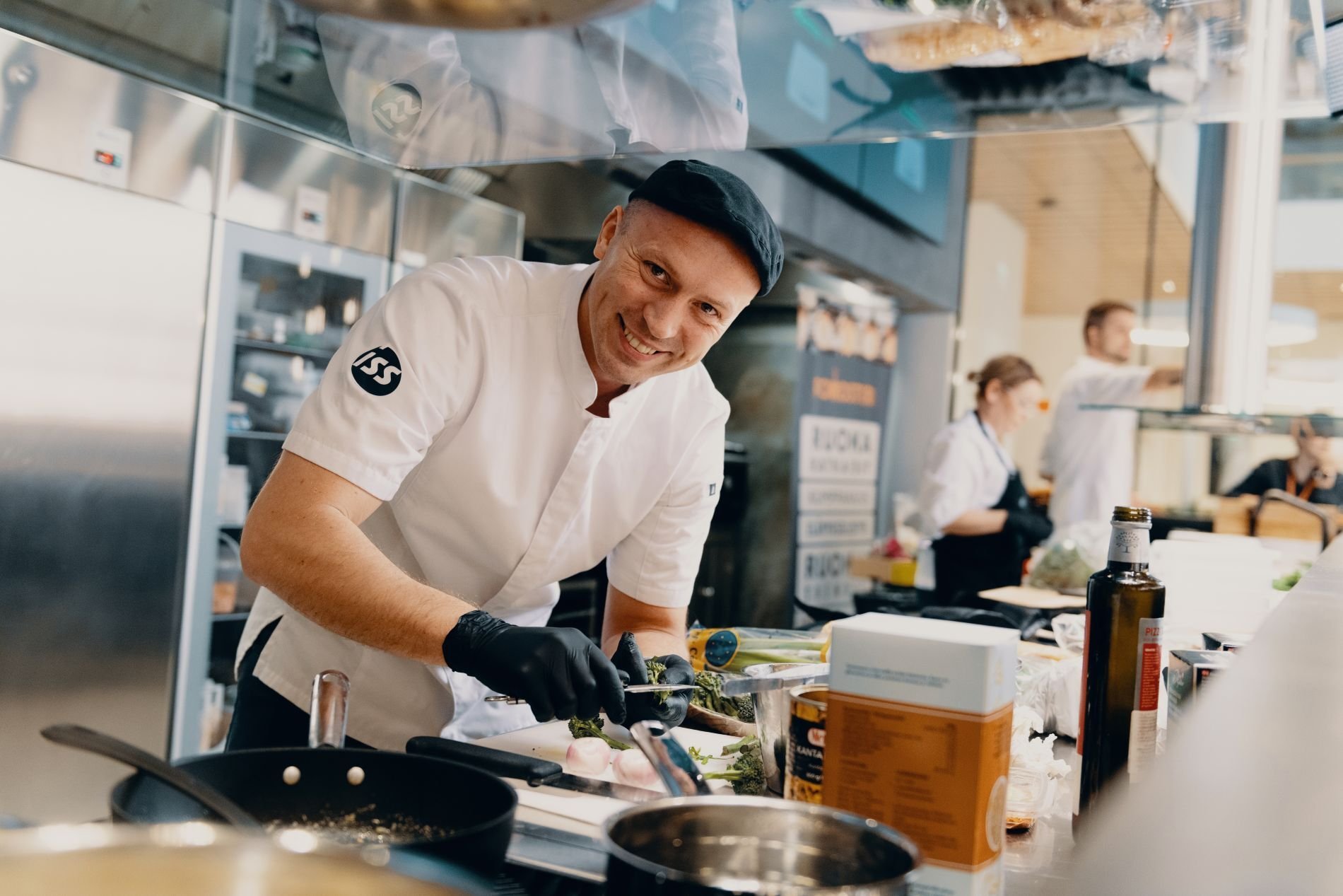 våre medarbeidere er mennesker som bryr seg